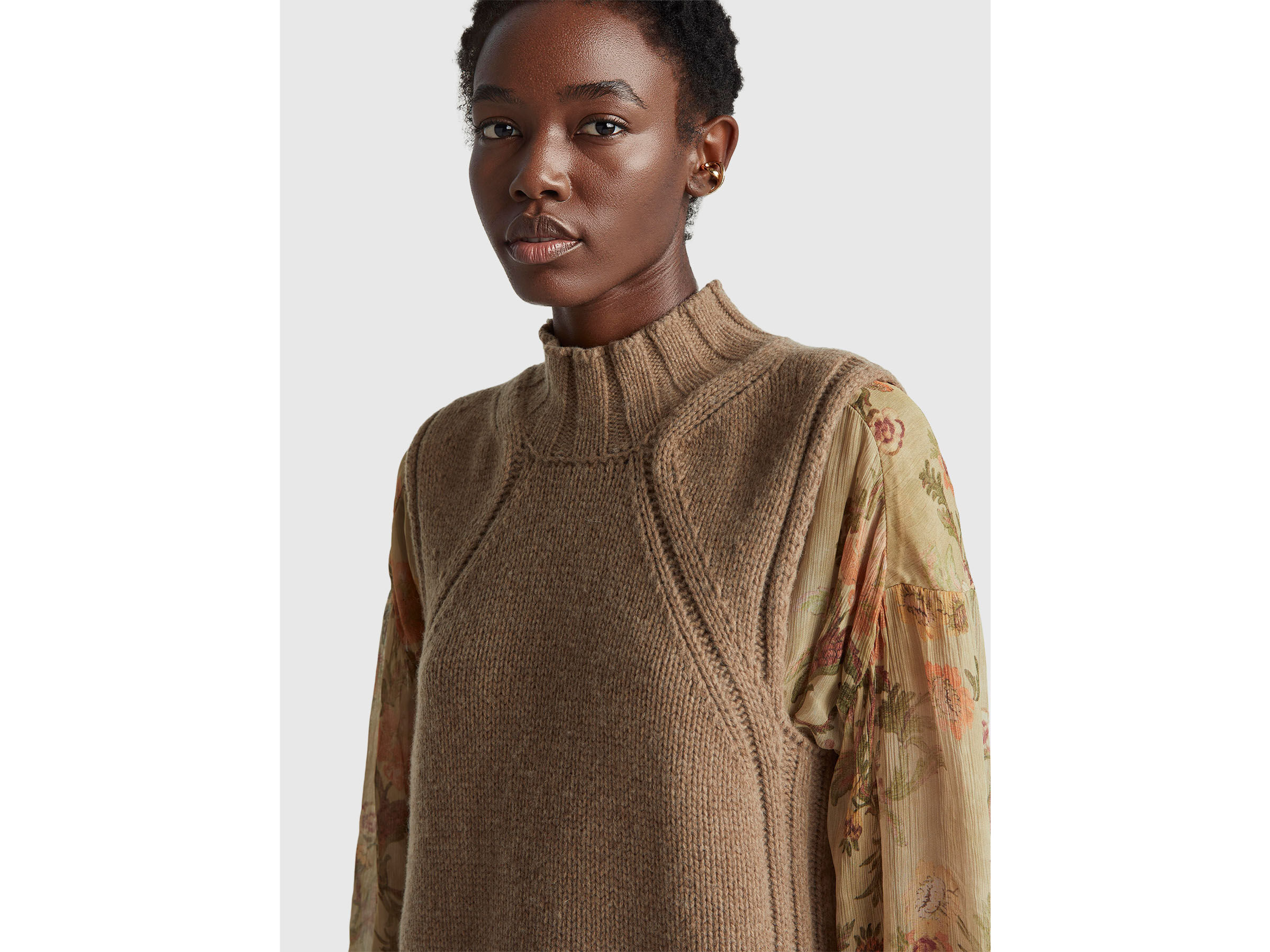 SLEEVELESS SWEATER Women image number 4